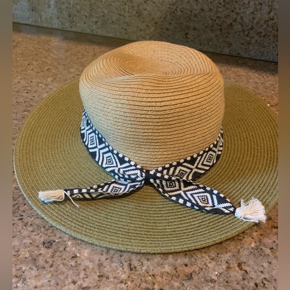 Carly Jean hat